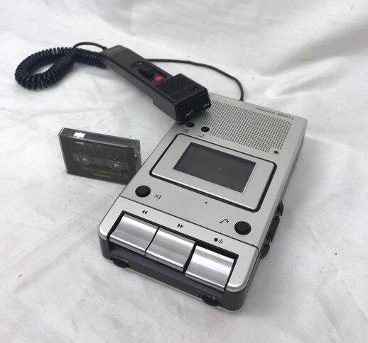 Diktiergerät mit Mikrofon und Netzteil (Grundig Stenorette 2300L)