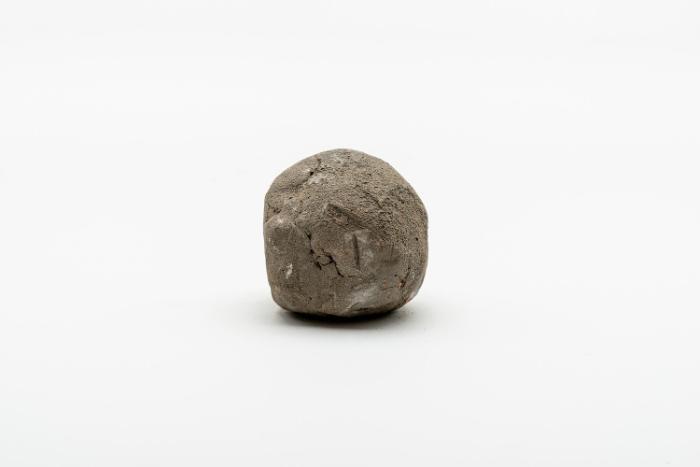 Töpferhandwerk der Shipibo-Conibo: Gemagerter Tonklumpen "könti-ati-mapu"