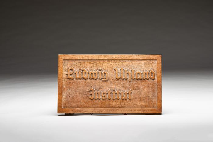 Schild "Ludwig-Uhland-Institut"