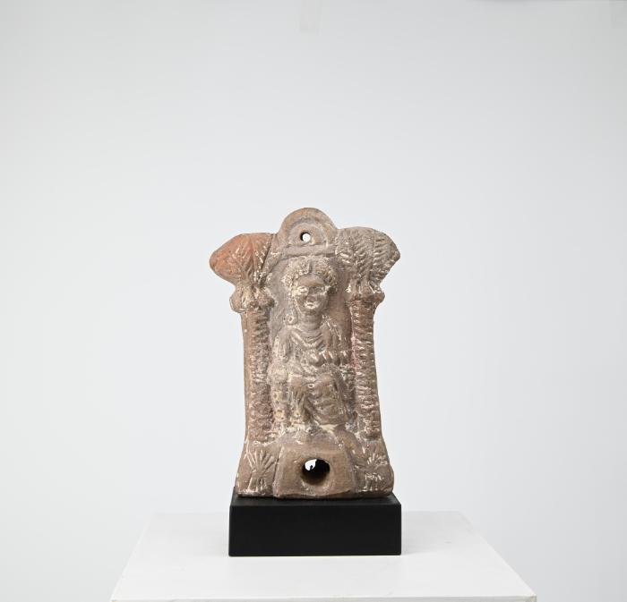 Figurine: thronende Gottheit