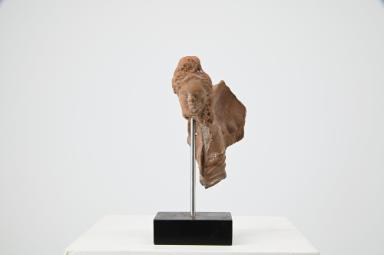 Figurine: Torso einer geflügelten Figur (Psyche?/Eros?)